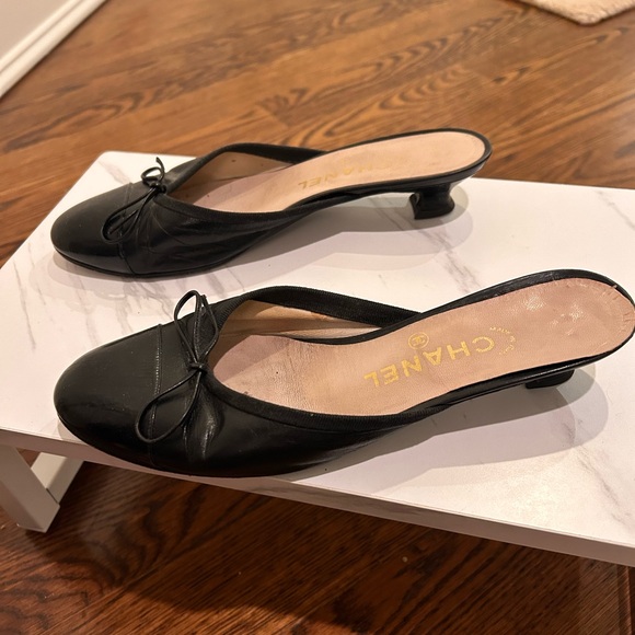 Chanel black patent leather mule - Picture 6 of 9